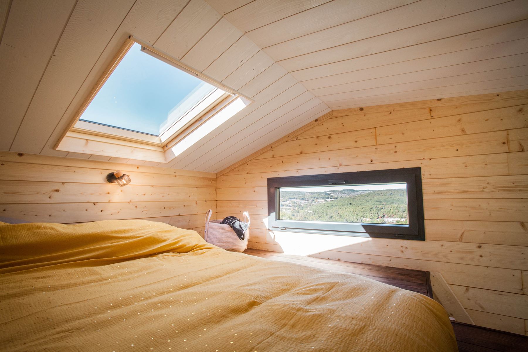 photo d'un velux dans une tiny house