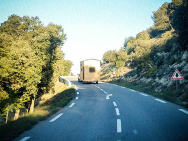 photo d'une tiny house sur la route